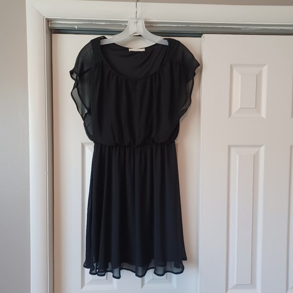 Lush Dresses & Skirts - Lush blouson black mini dress size medium